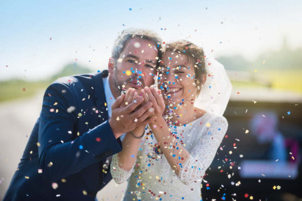 WOW Effekt auf der Hochzeit Hochzeit Brautpaar Konfetti