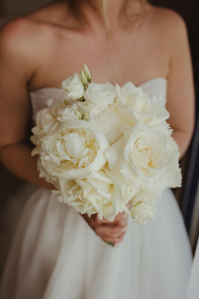Passende Brautstrauß für eine Ostsee-Hochzeit mit Vanessa Werner als Wedding Day Manager.