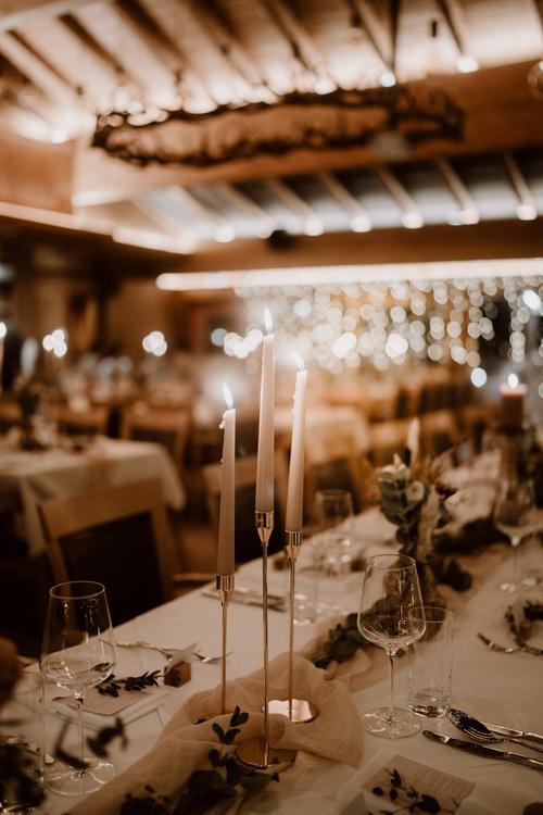 Winter Wedding - Dekoration passend zur Jahreszeit, heiraten in den Bergen mit Hochzeitsplanerin Ronja Weddings