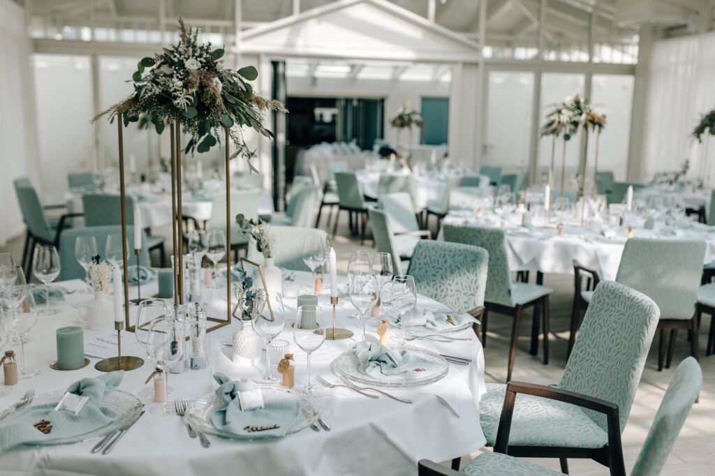 Hochzeitsdekoration mit Art of Lovely Moments aus Mecklenburg-Vorpommern, Seeschloss Schorssow